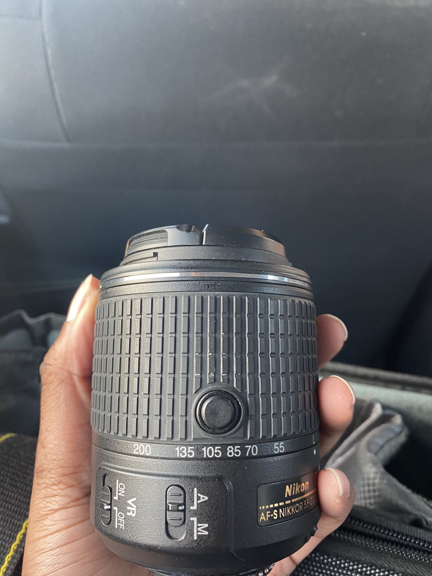 Nikon D3300 comes with 2 lenses