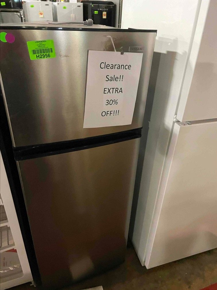 VISSANI MDFF7SS 7.1 cu. ft. Top Freezer Refrigerator for Sale in San