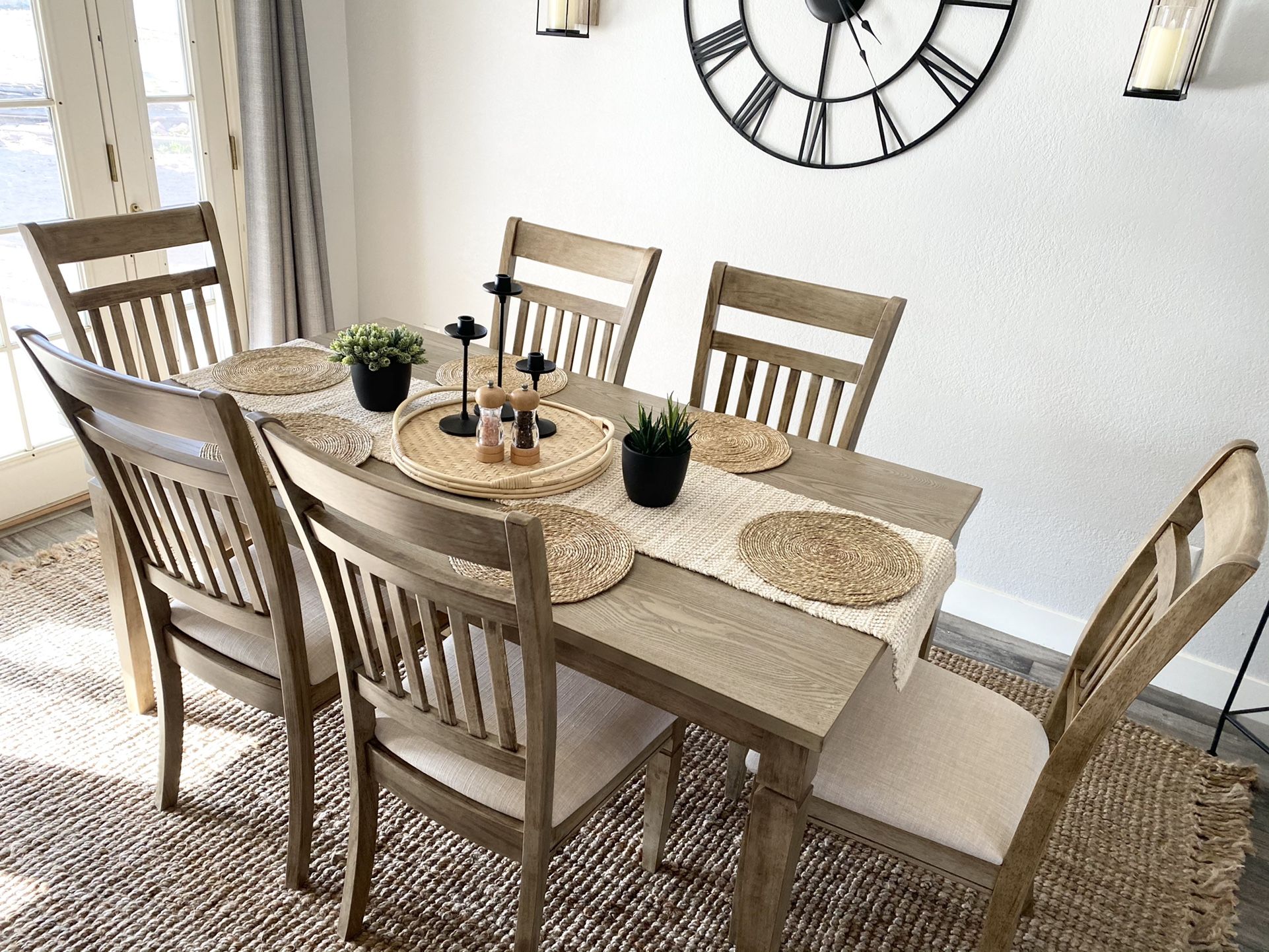 New 7 Pieces Dining Set