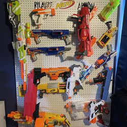 25+Nerf Guns- Includes wall mount & Inflatable  Obstacles Thumbnail