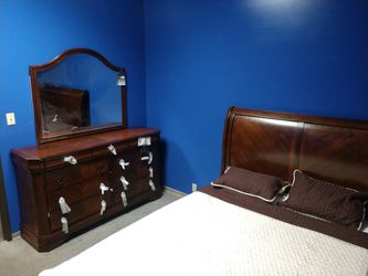 Bedroom set with Mattress and box spring Thumbnail