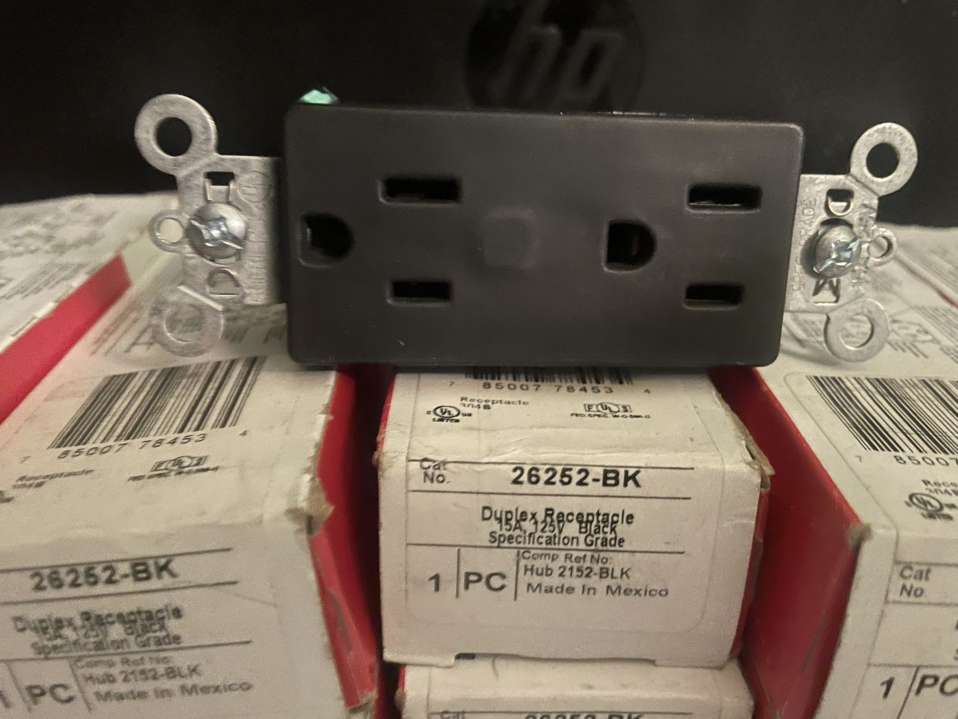 Pass And Seymour Legrand 26252 black Decora Receptacle