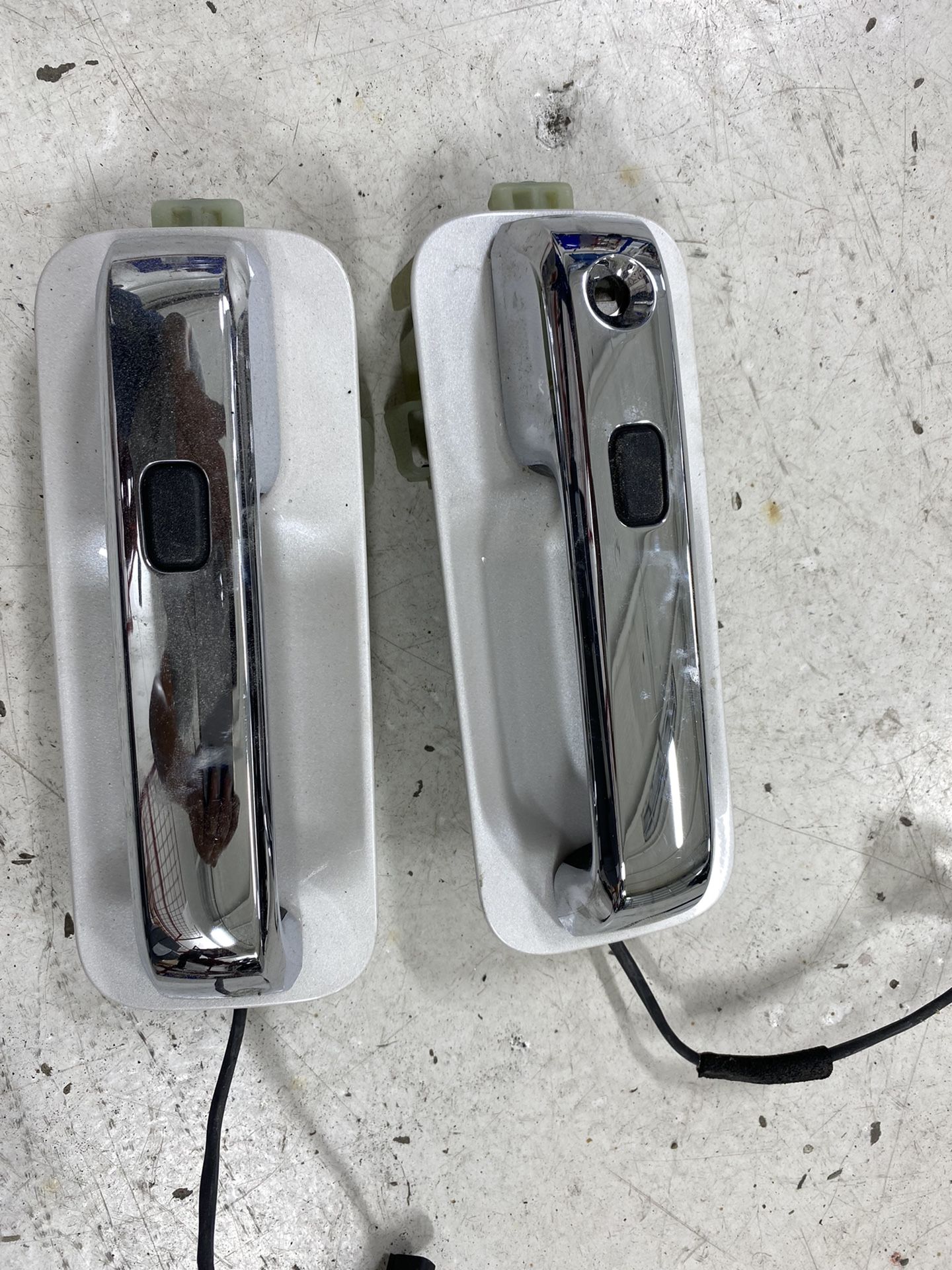 OEM 2019 Ford F-350 Driver&passenger Side Door Handles
