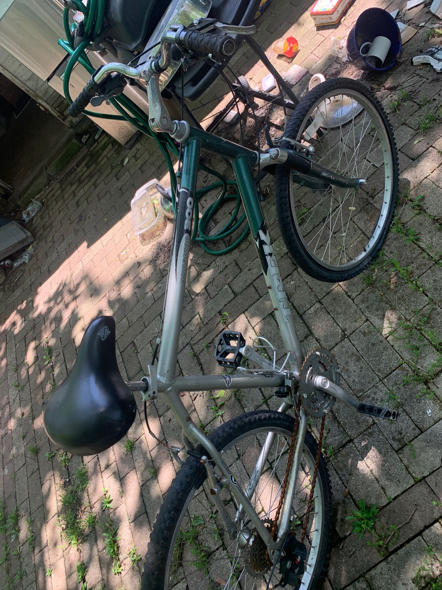 Trek Navigator 300 Bike