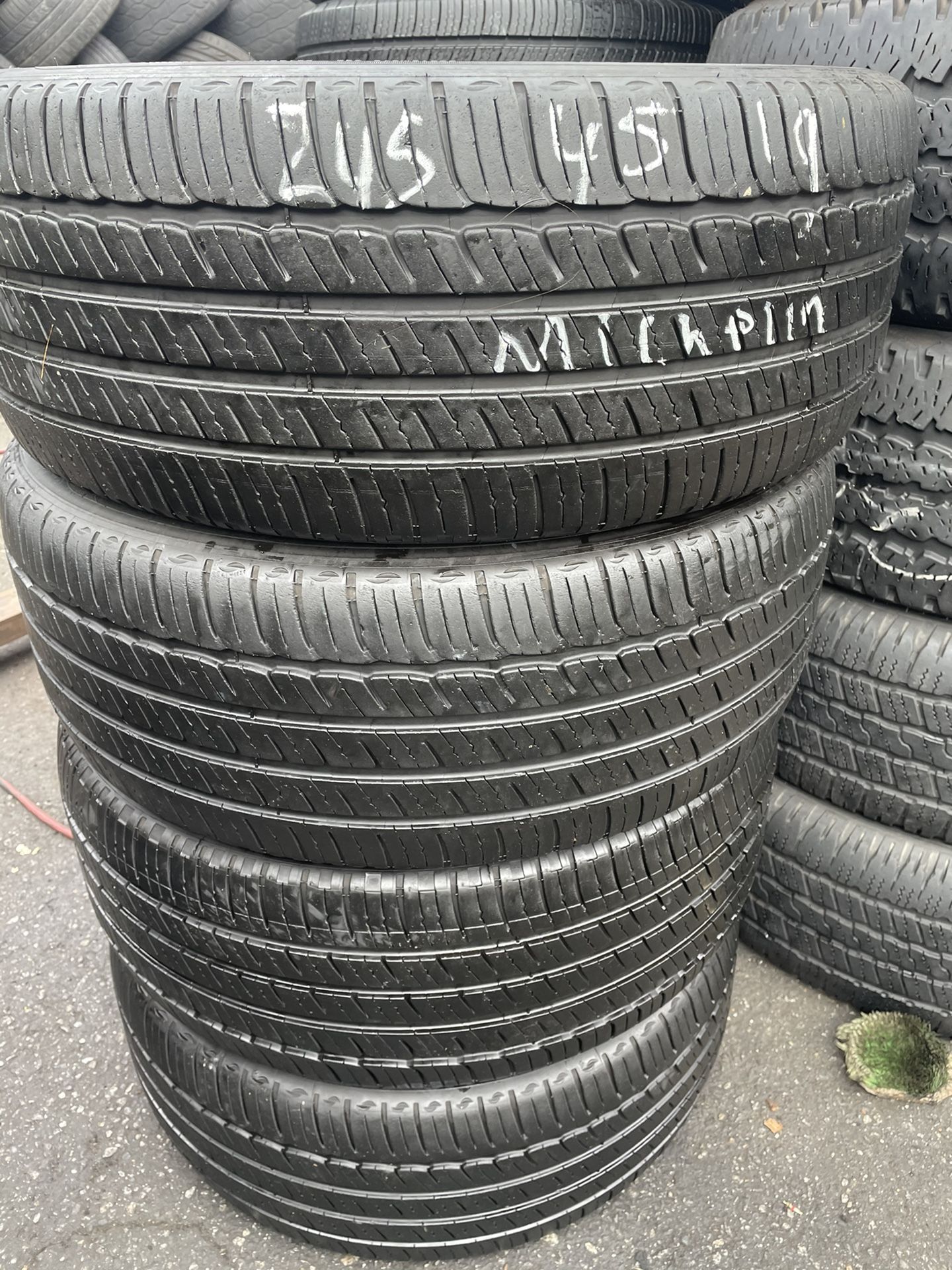 245 45 R19 MICHELIN 160$ Las 4 Instaladas Y Balanseadas