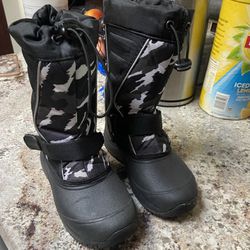 Boy’s Quest Winter Snow/Rain Boots Thumbnail