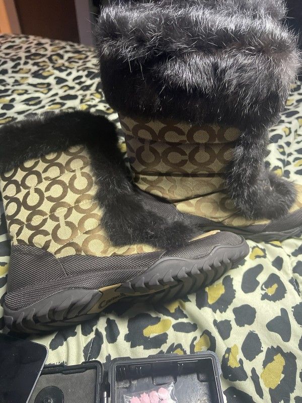 Women's Coach Snow Boots