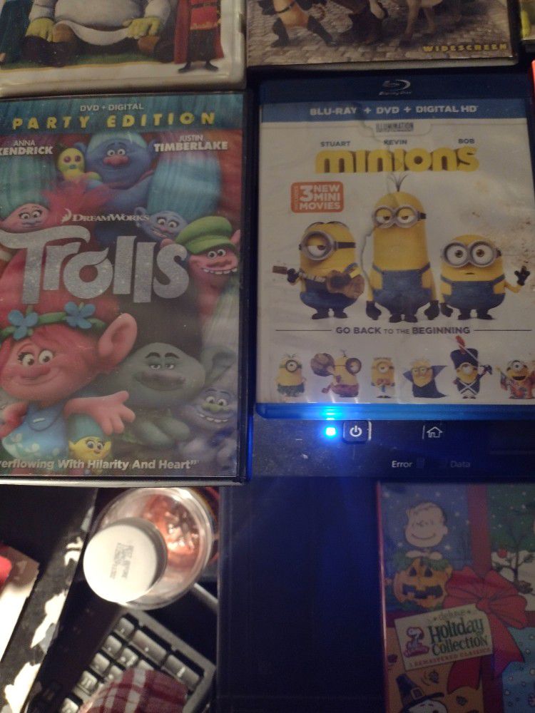 DVD Lot  Shrek , Cat in The Hat, Trolls, Minions.