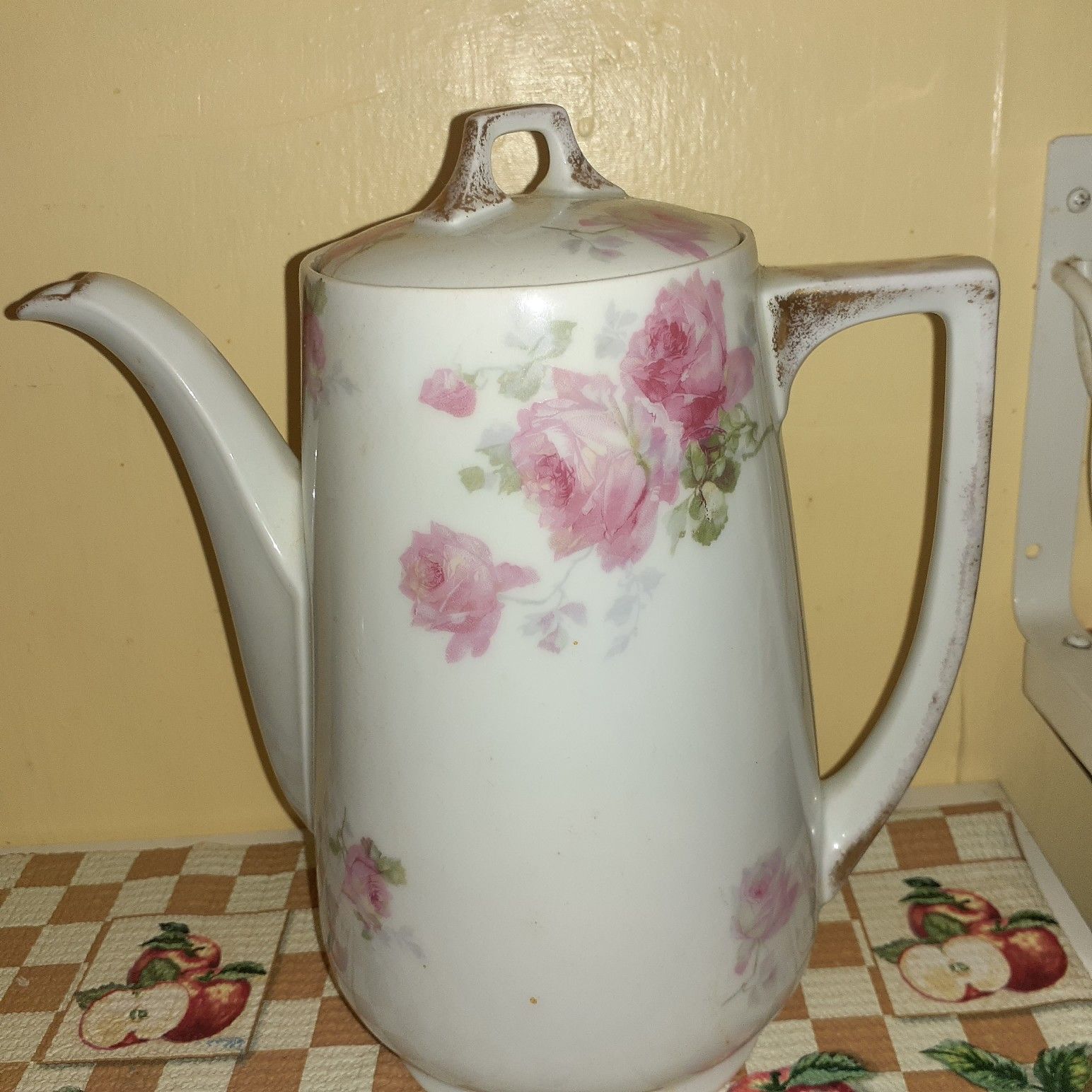 Coffee pot and tea pot