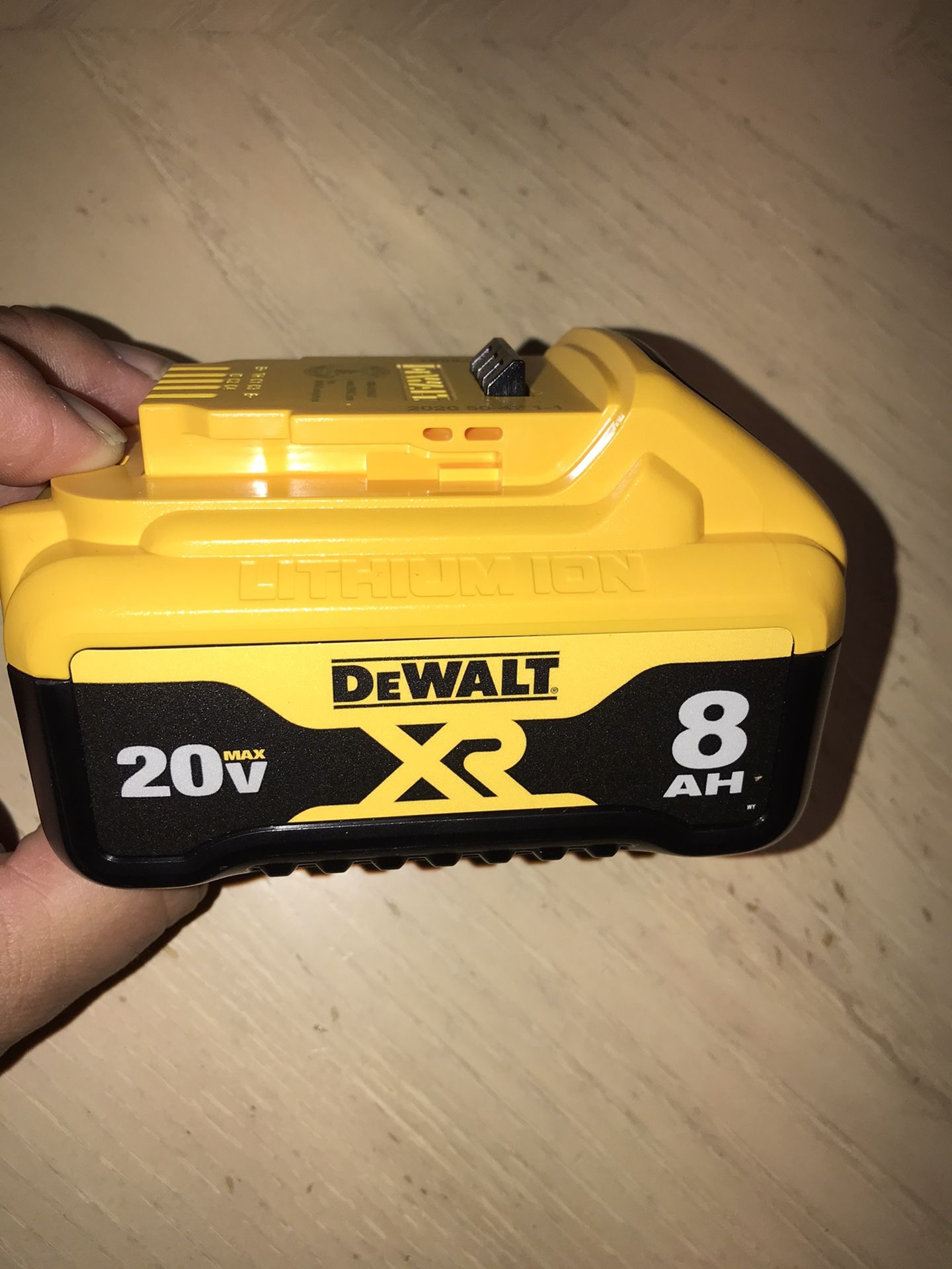 DEWALT XR 8.0AH BATERY NEW NEVER USED