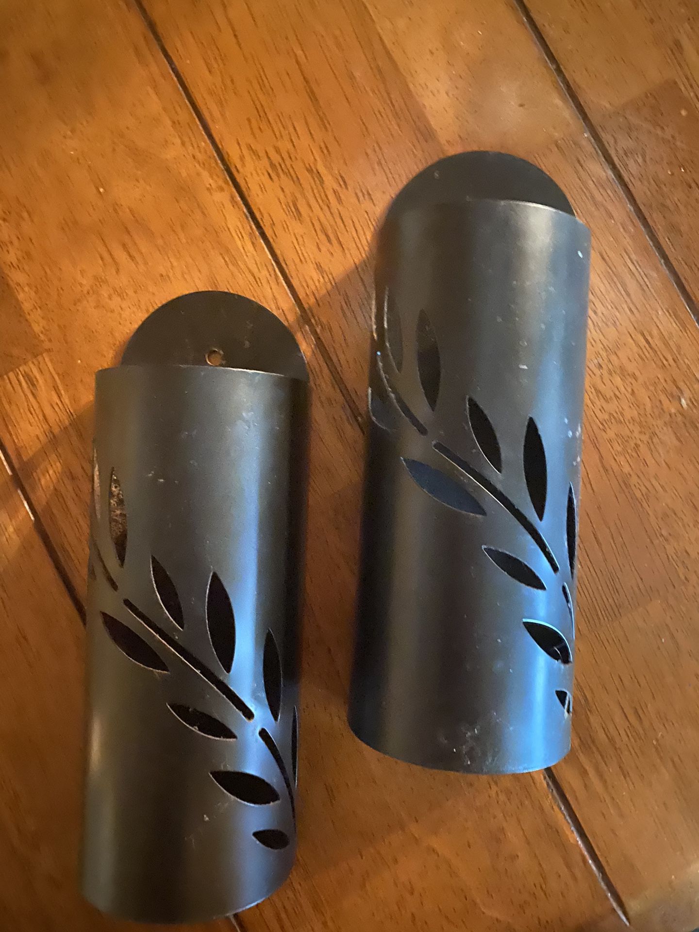 2 matchsticks candle holders