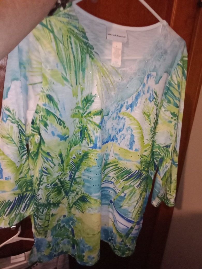 Nice Womens Shirts. All Size Small, Price Is For All