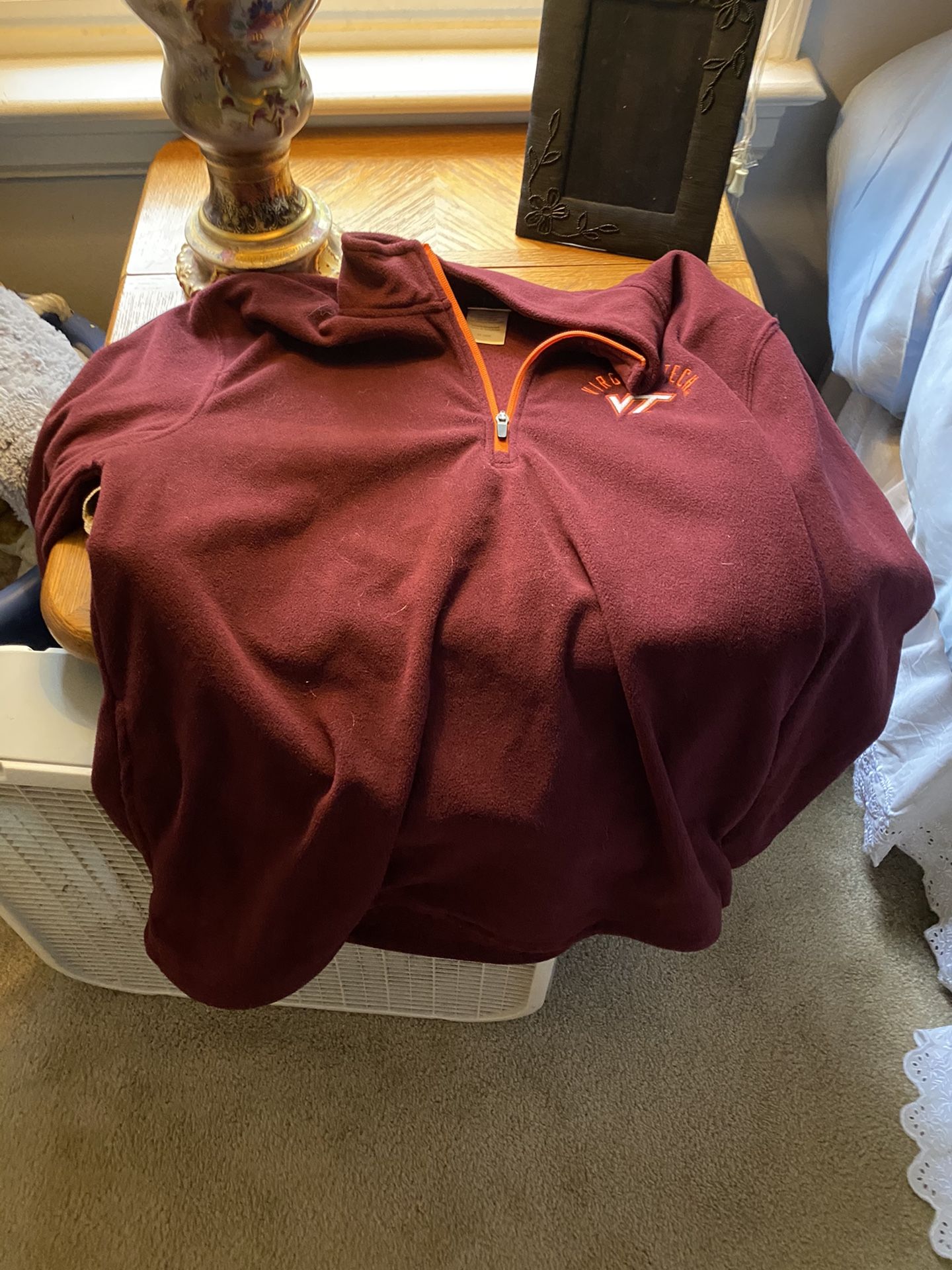 Virginia Tech Fleece Sweatshirt size Large
