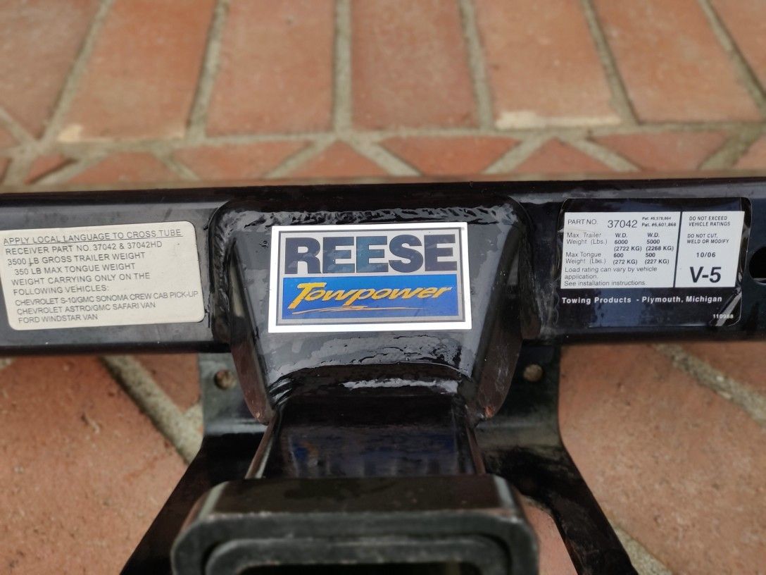 Reese Towpower 37042 Class III Multi-Fit Receiver Hitch with 2" Receiver opening
