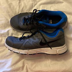Nearly New Nike Lightweight Shoes, Size 8.5 Mens Thumbnail