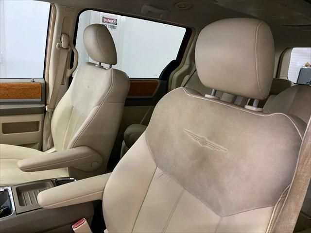 2008 Chrysler Town & Country