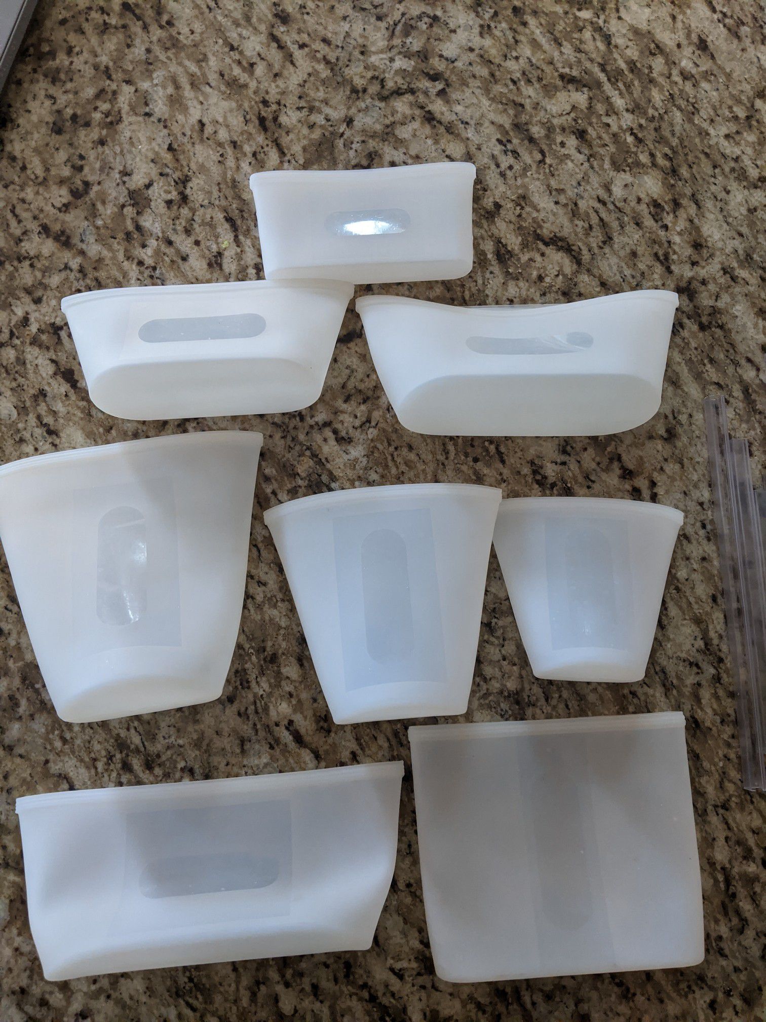 Set of 8 storage containers