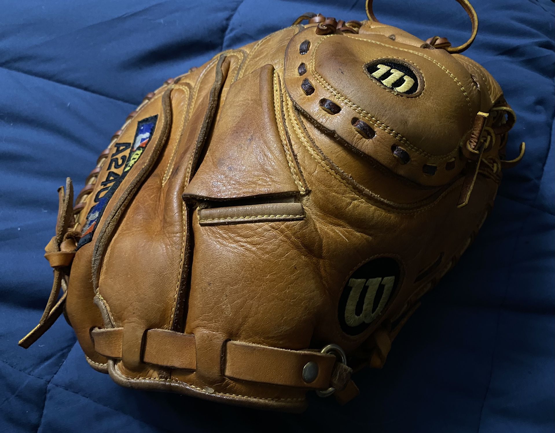 Wilson A2403 Baseball Catcher’s Glove 