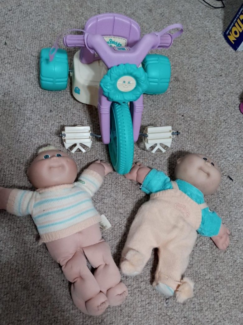 1980s Cabbage Patch Kids Dolls And Accessories Lot