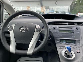 2010 Toyota Prius Thumbnail
