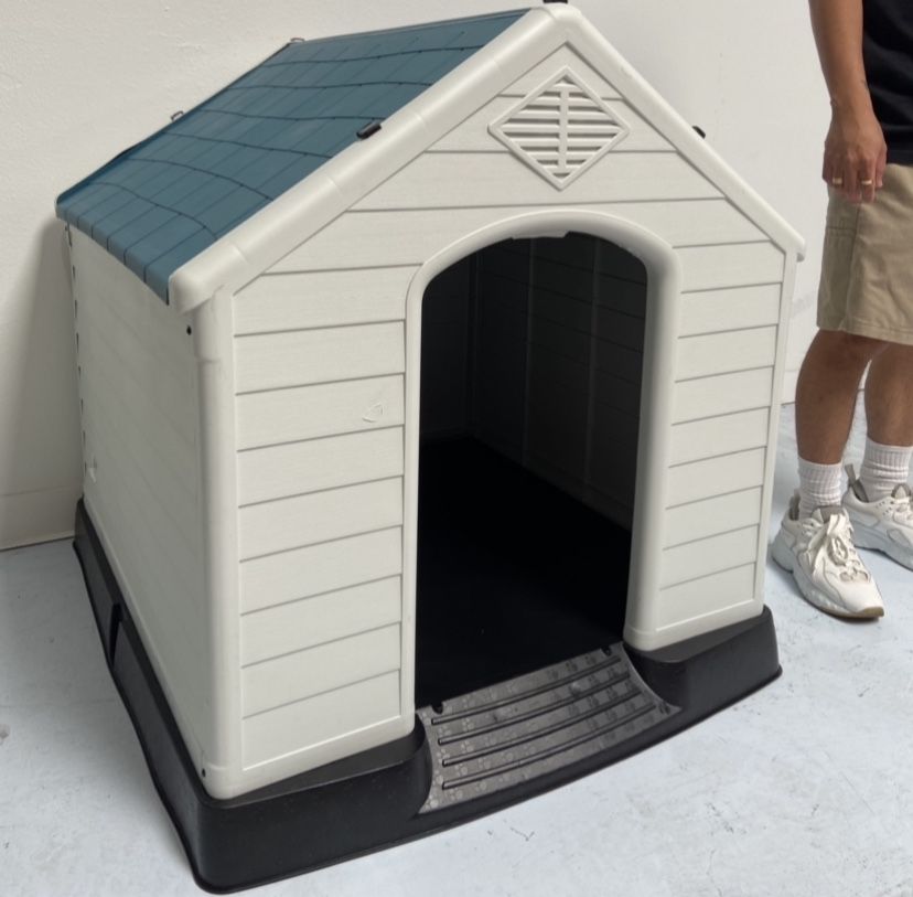 X-Large Dog House ~ Brand New ~ Blue Roof ~ Outdoor Or Indoor ~ 40” L x 36” W x 40” H ~ Dog Cat Pet Crate Cage House Bed