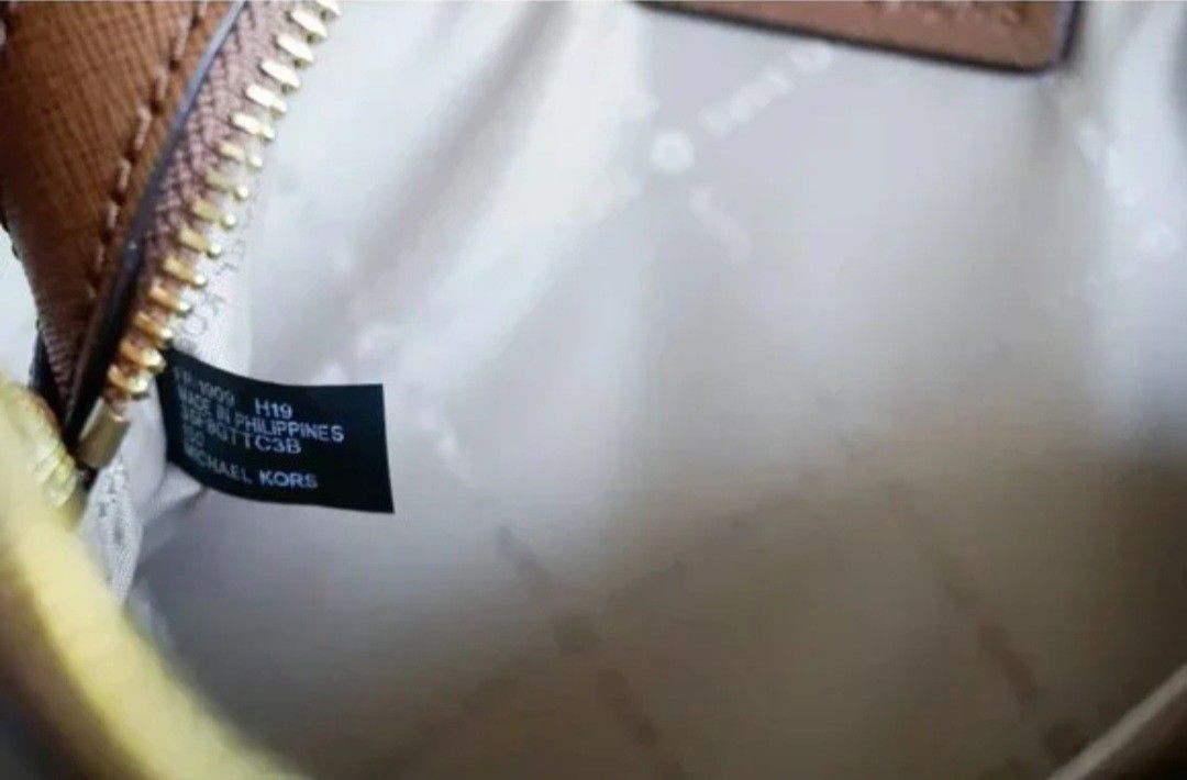 Michael Kors Jet Set Large East West Vanilla Leather Crossbody Bag Handbag Women