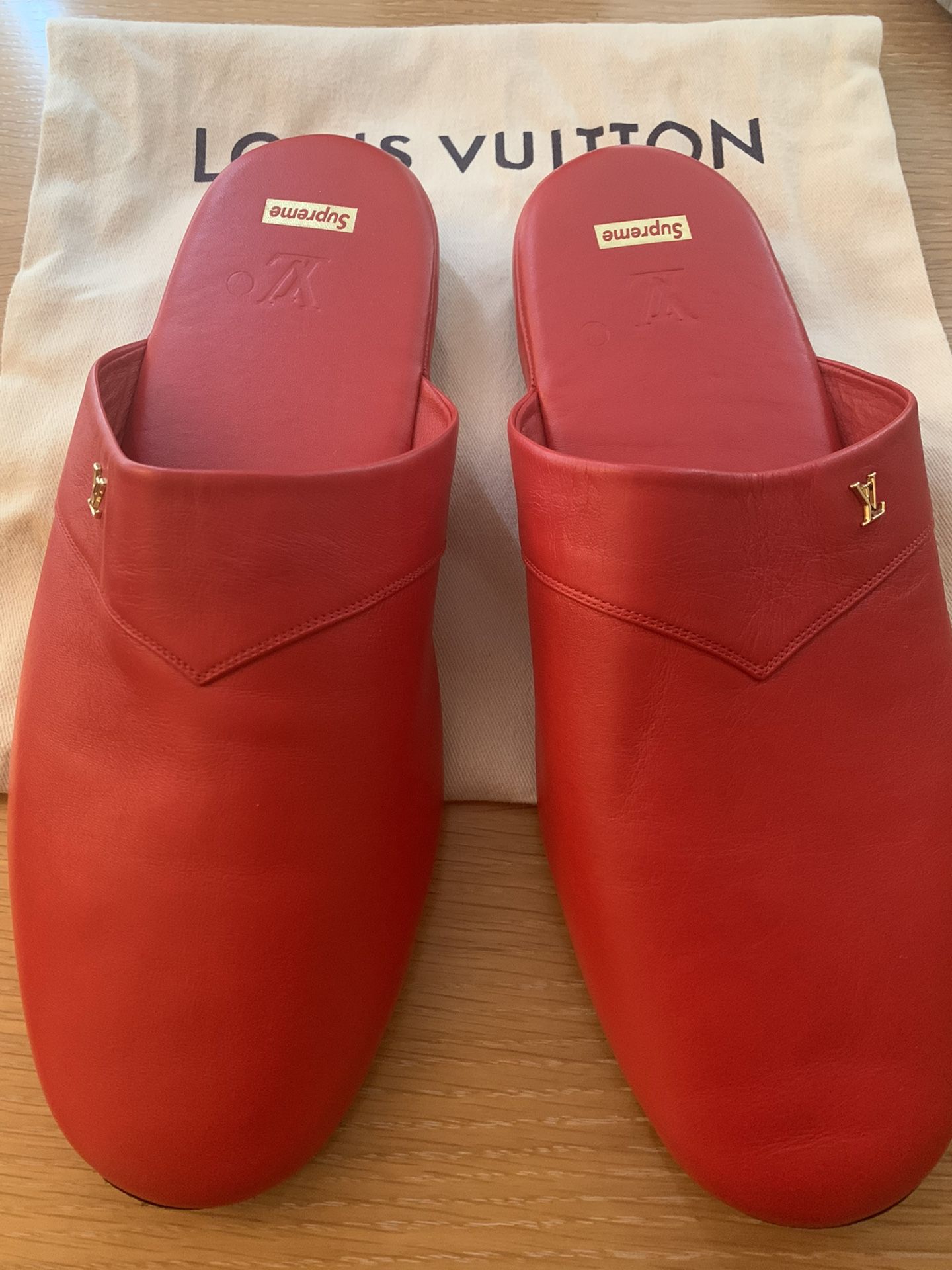 Louis Vuitton X Supreme Slippers - NEW & RARE, Men’s US 8