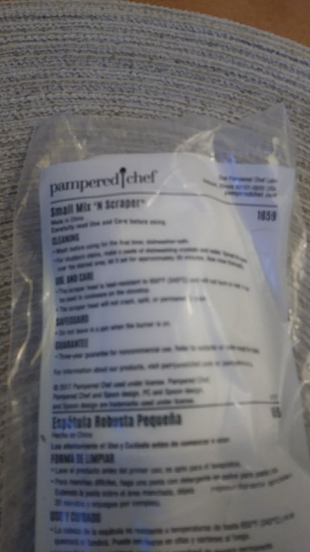 *New*Pampered Chef Small Mix n Scapper