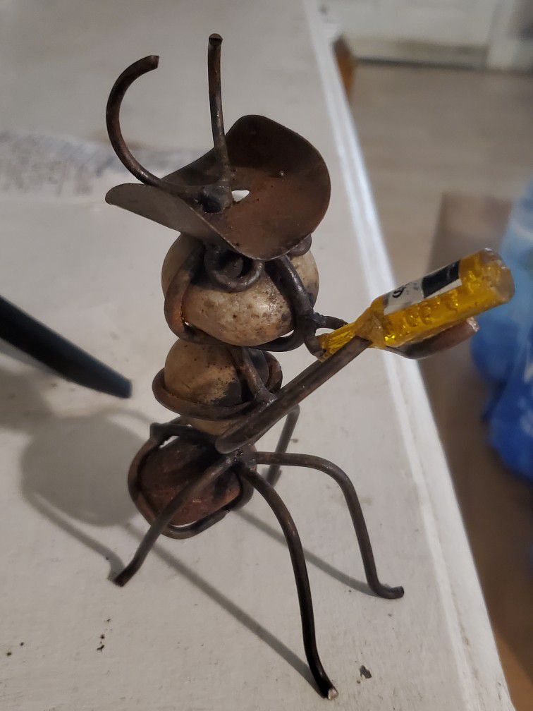 Sculpture Wire Ant