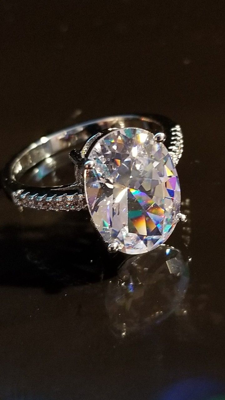 Gorgeous Oval cut Women's Wedding Engagement Promises Ring Size 7