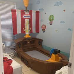Little Tikes Pirate Bed Frame Included With The Mattress Thumbnail