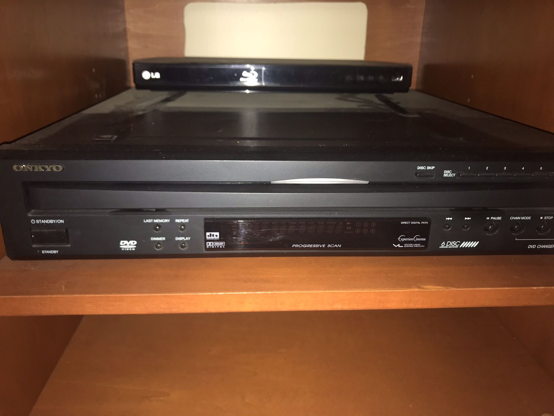 Onkyo 5.1 complete surround sound system five speakers 500 W powered sub