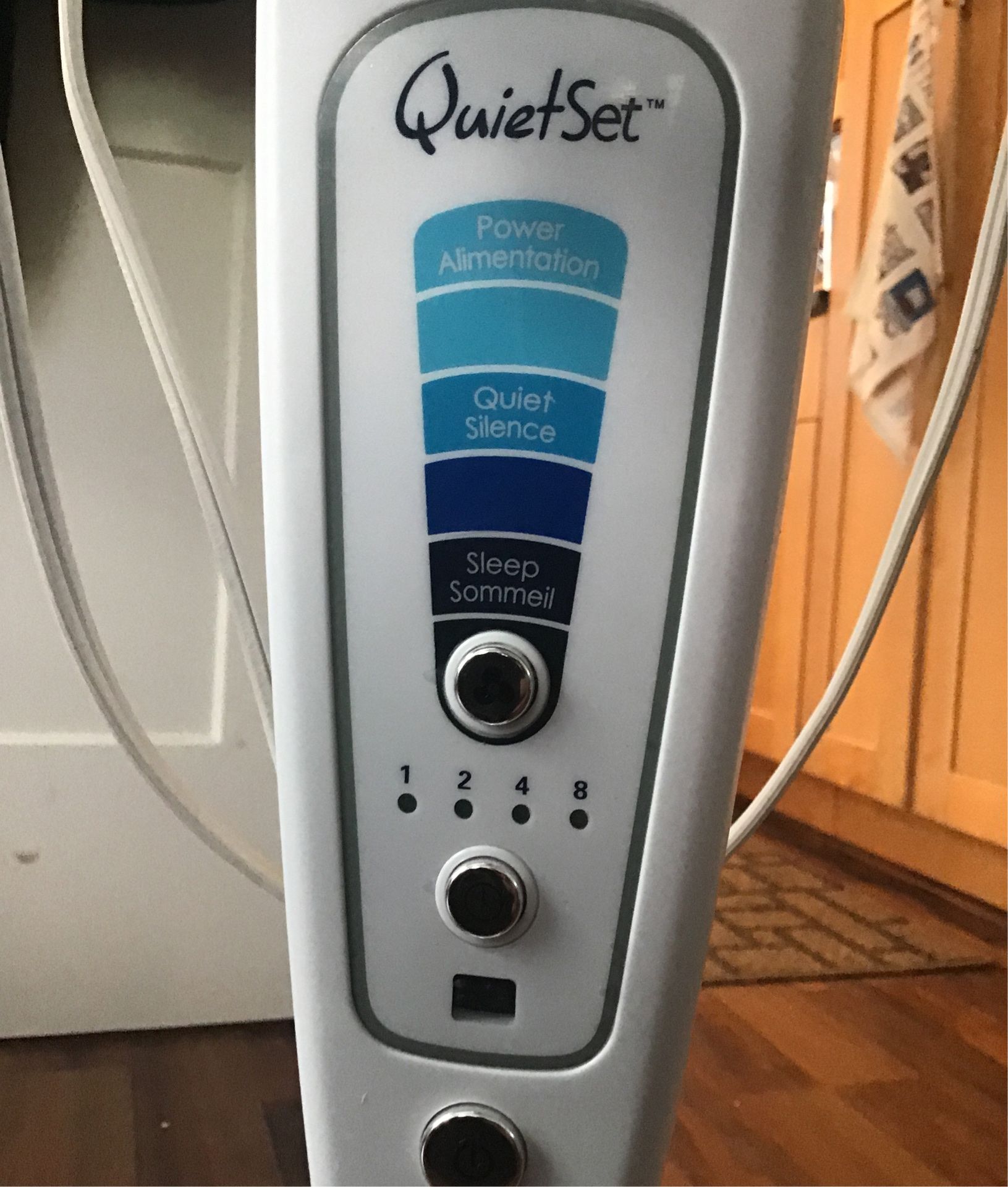 Oscillating sleep mode fan