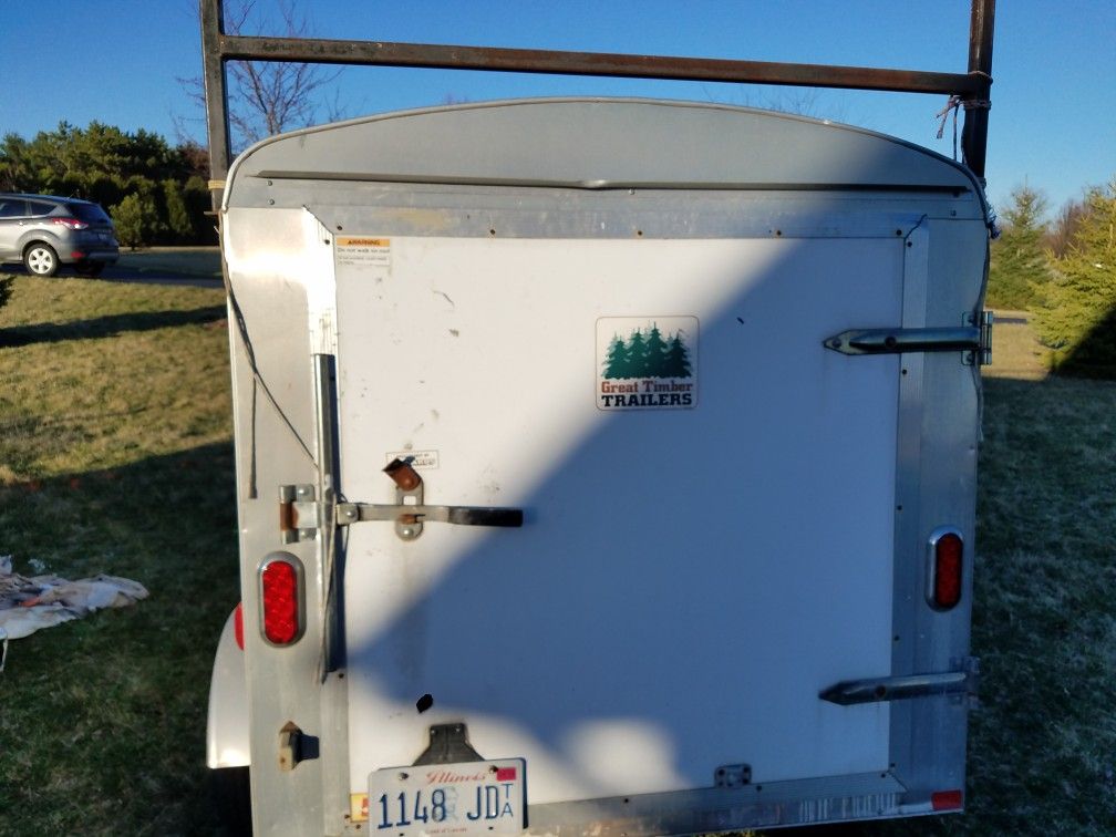 Enclosed trailer