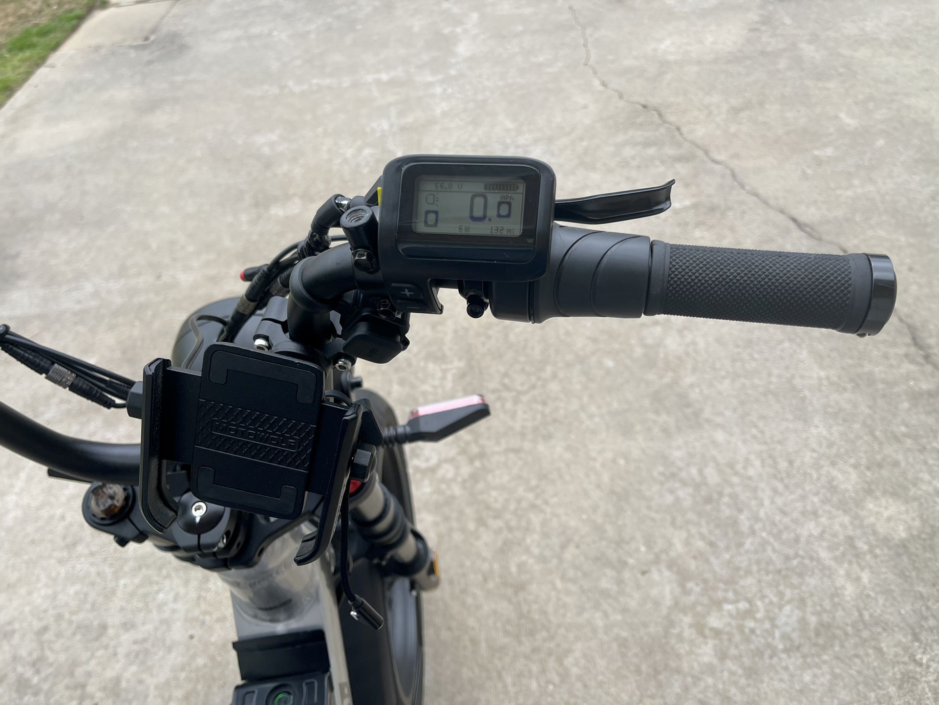 Juiced Hyperscorpion Electric Moped-Style EBike