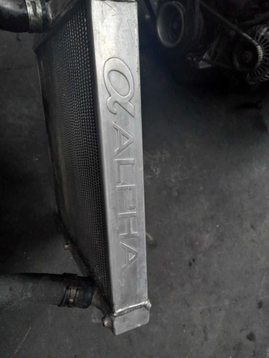 RADIATOR SKUNK 2 ALPHA CIVIC for Sale in Long Beach, CA