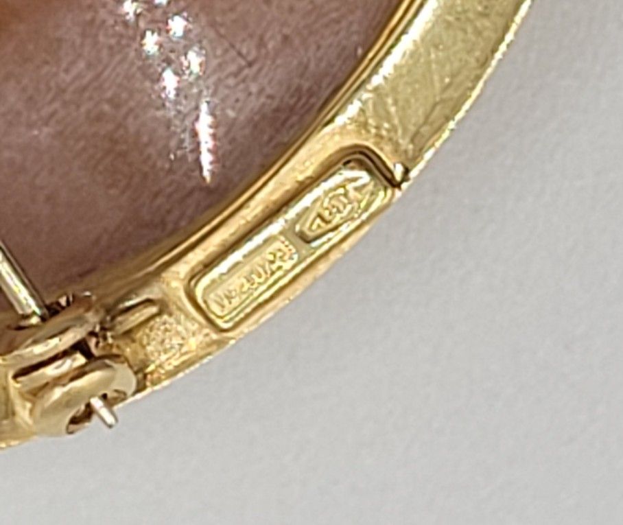 Large Carved Sell 18k Solid Gold Brooch Pin Pendant