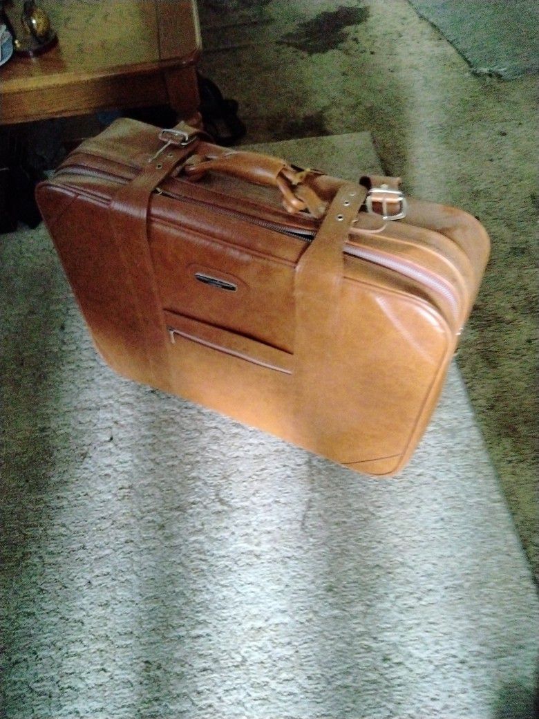 KNOXX LONDONDERRY LUGGAGE 