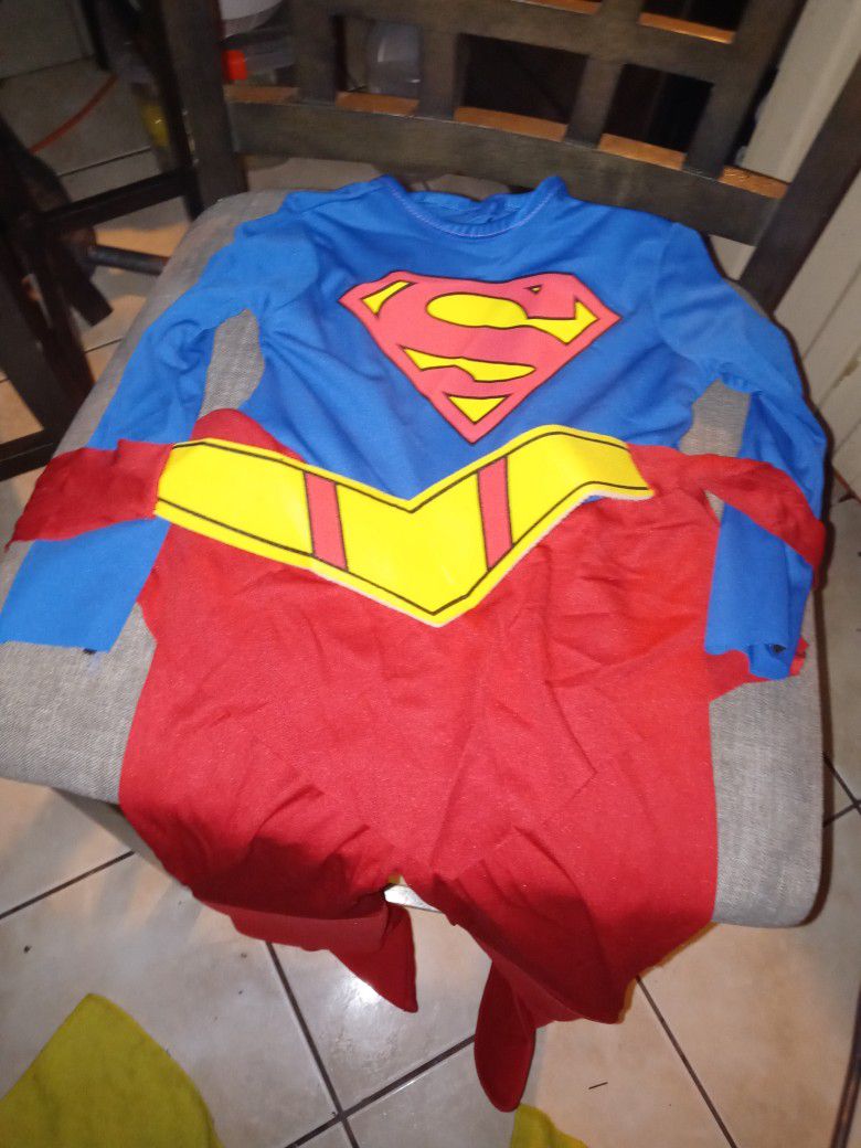 Supergirl Costume. Disfras De Niña Nuevo Size 2/4 Años