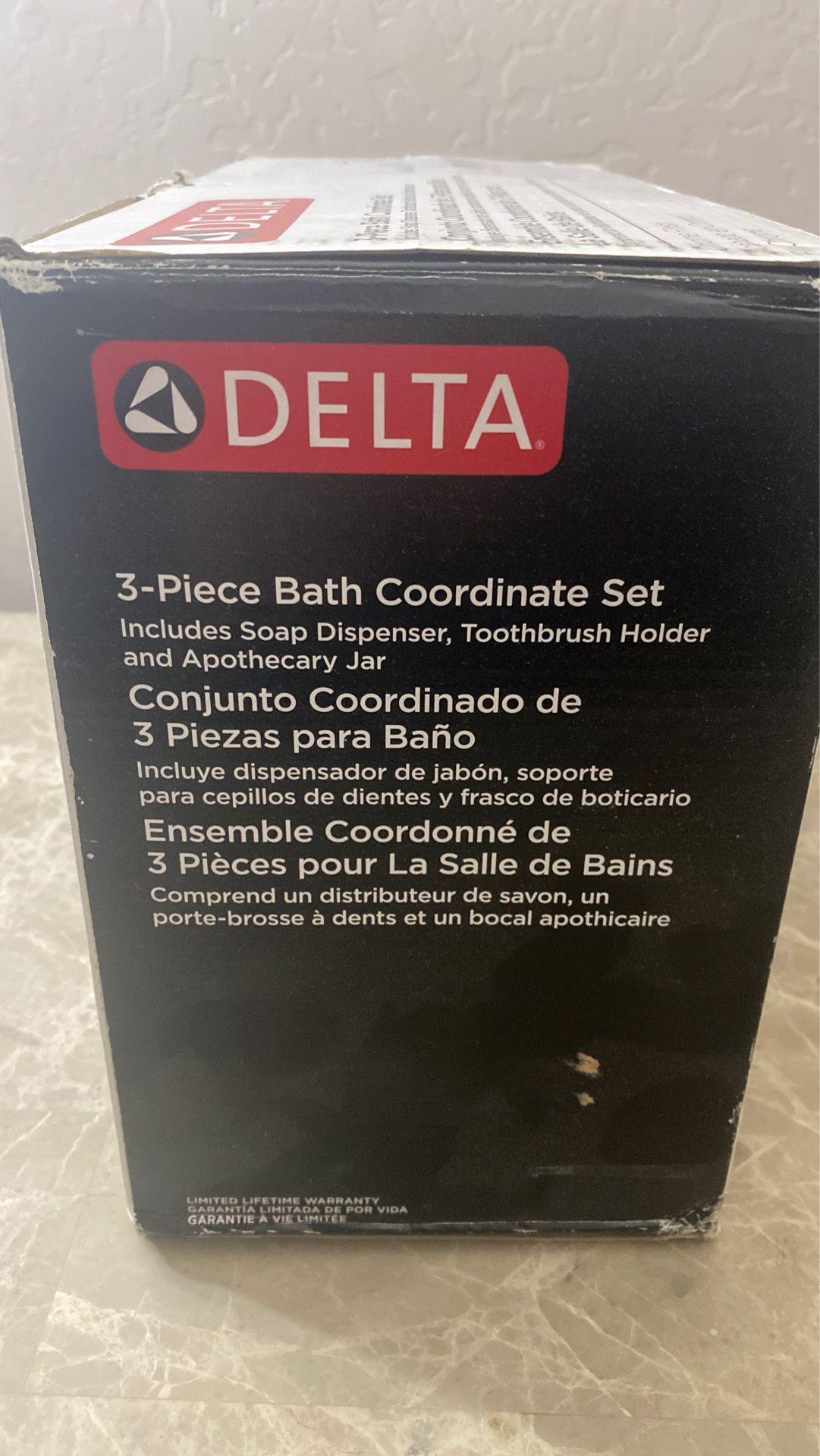 Delta 3-piece bath coordinate set