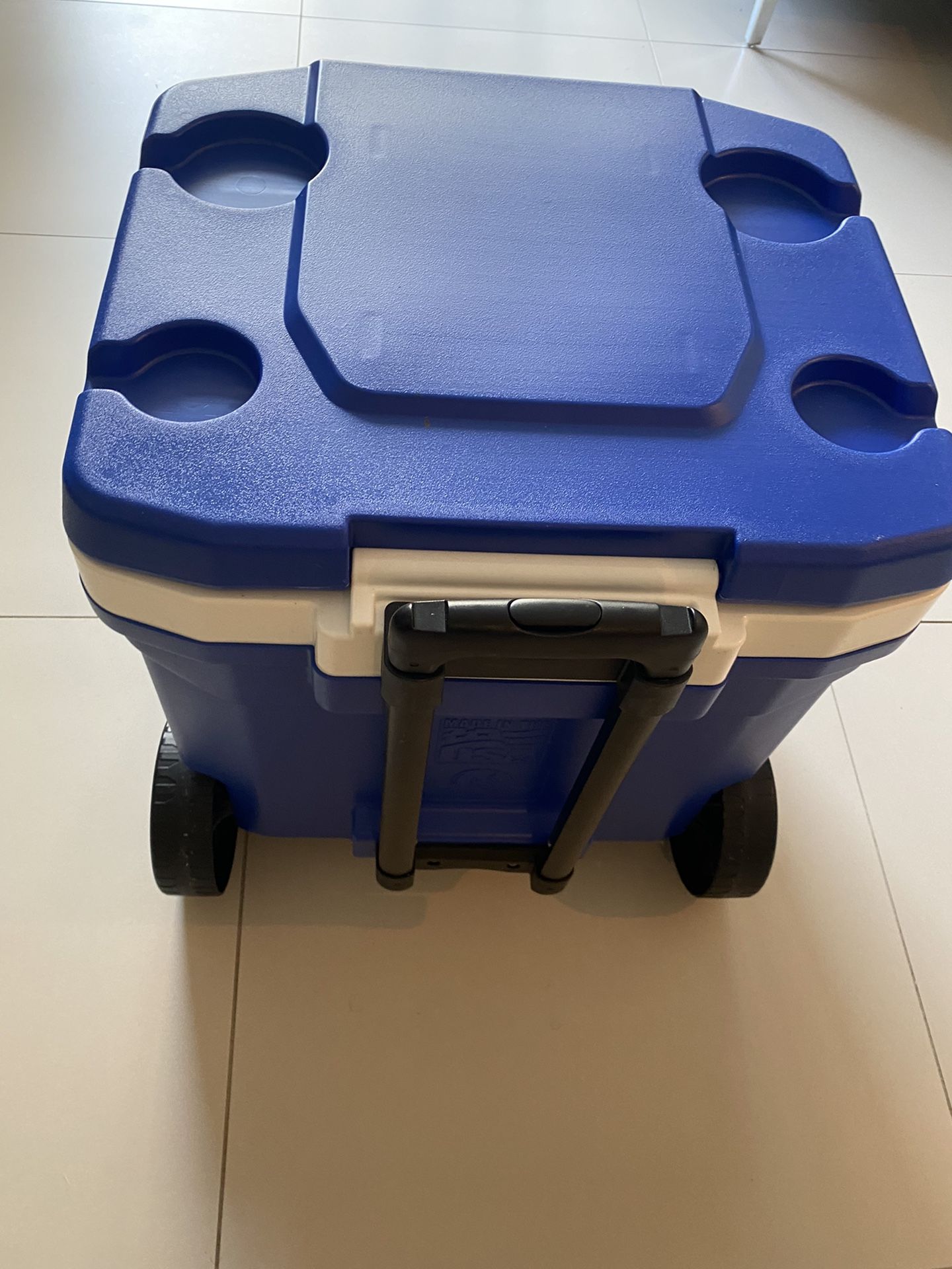 Igloo Cooler Latitude 60 Roller