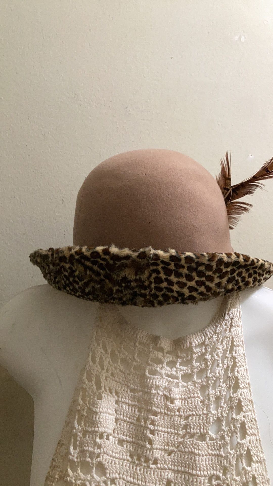 Vintage hat Leopard Trim