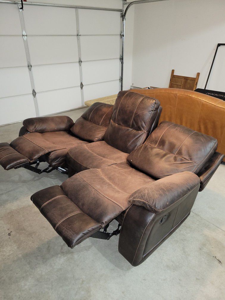 Three seat leather recliner