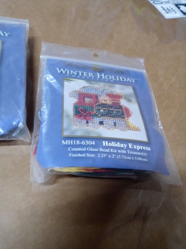 Mill Hill Kits Set Of 4 Charmed Mitten And Winter Holiday Collection Needlework Kits