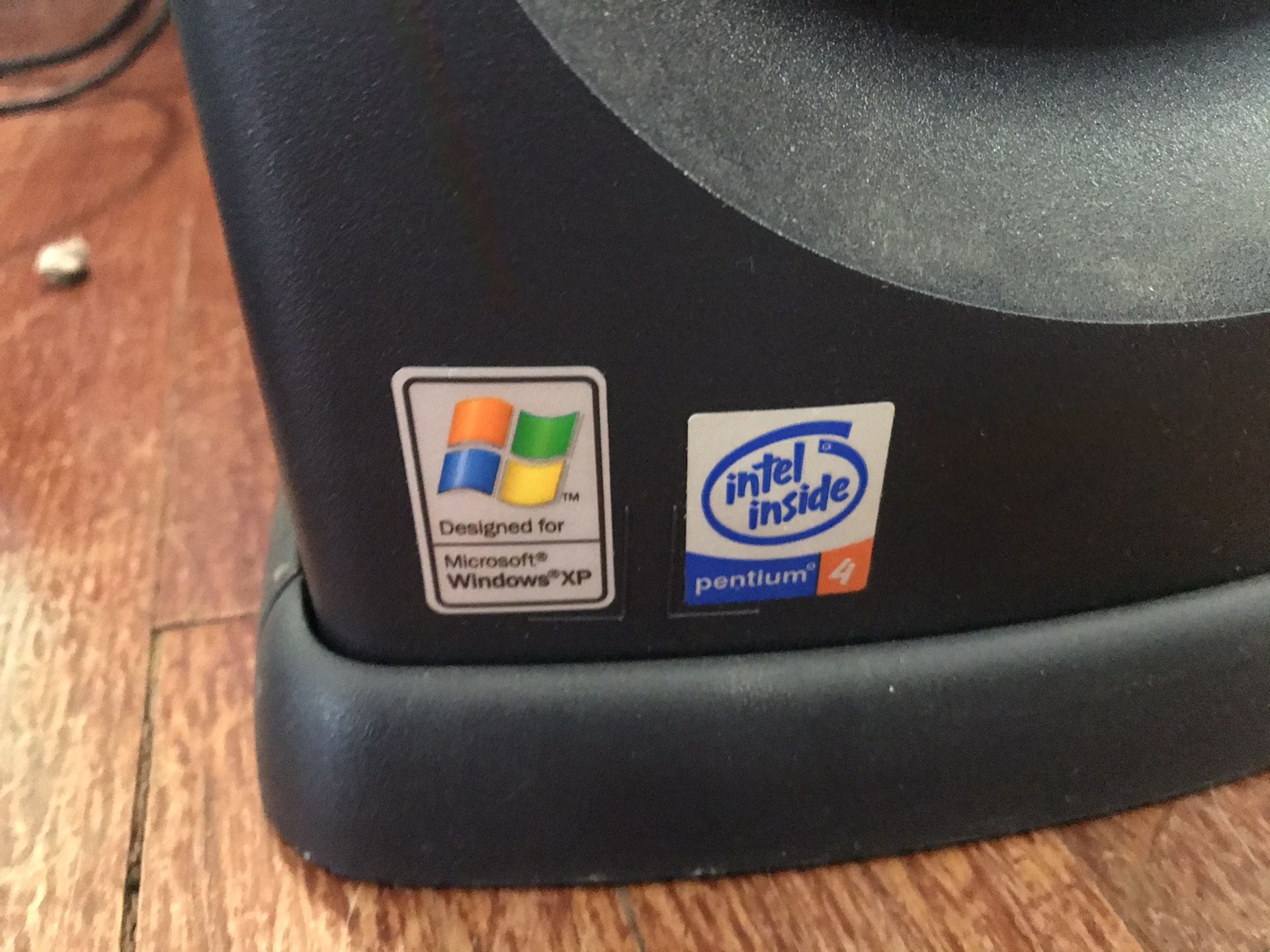 Dell Dimension 4500 desktop computer with keyboard, mouse, and speakers
