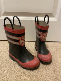 Kids Fireman Rain Boots Size 7/8 Thumbnail
