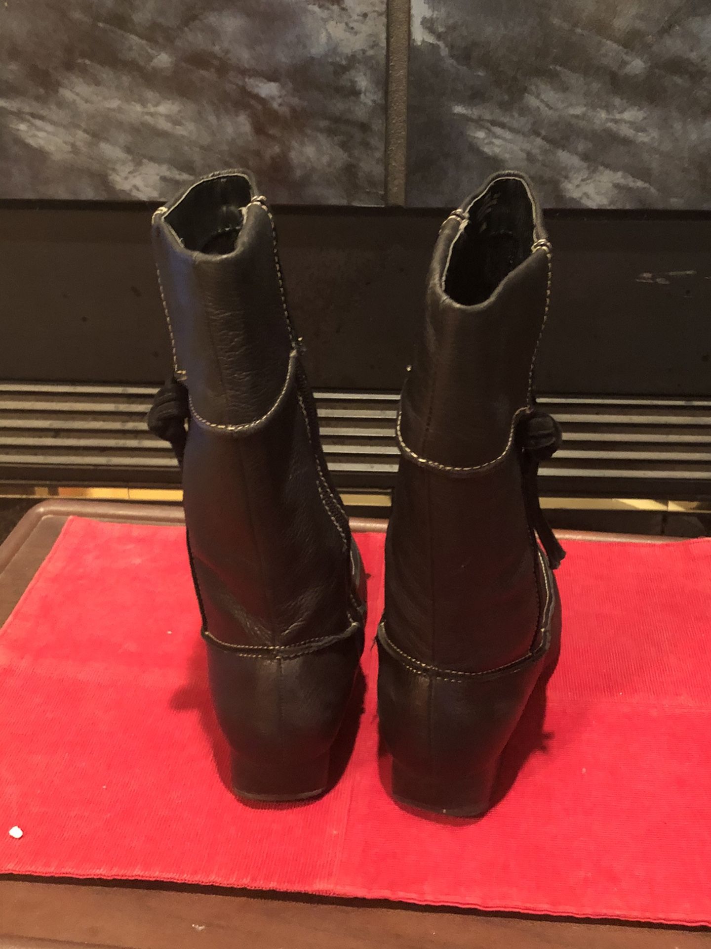 Women’s Bandolino Black Leather Flat Boots