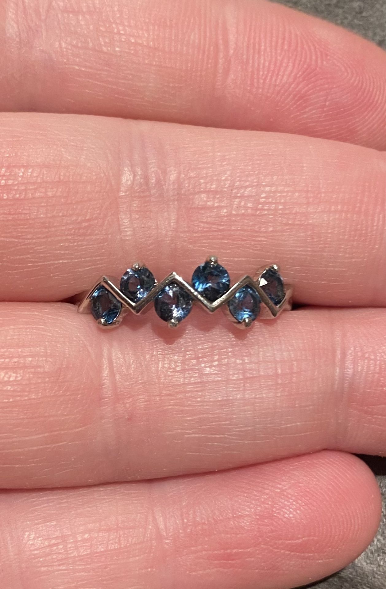 Elegant Unique Natural London Blue Topaz Zig Zag Silver Ring S925