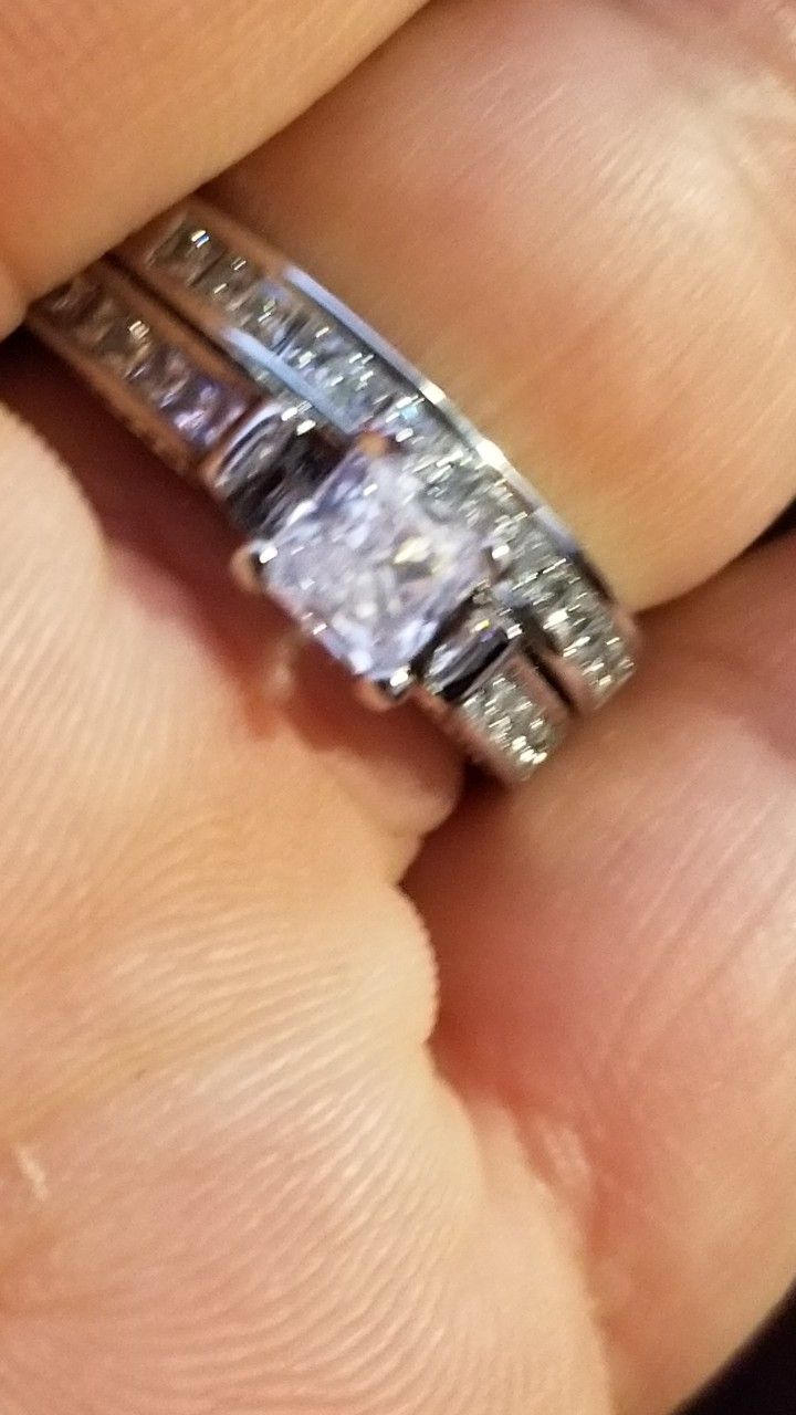 Gorgeous princess Cut Women's Wedding Engagement Promises Ring Size 6