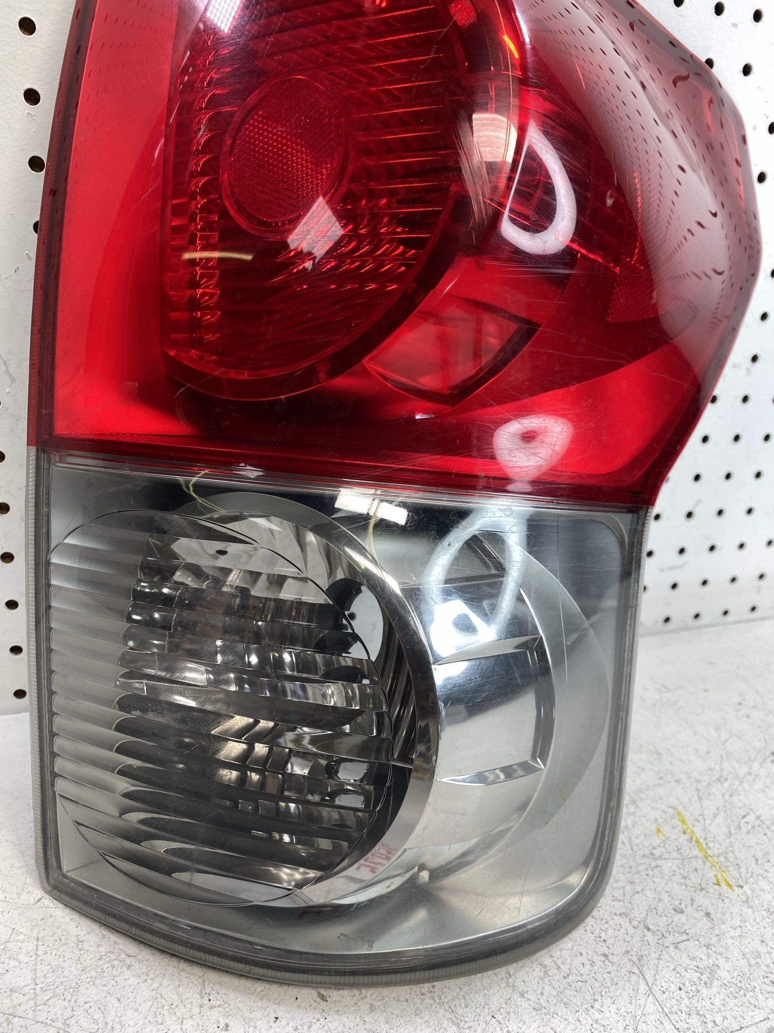 2010 2013 TOYOTA TUNDRA RIGHT SIDE TAIL LIGHT DEPO